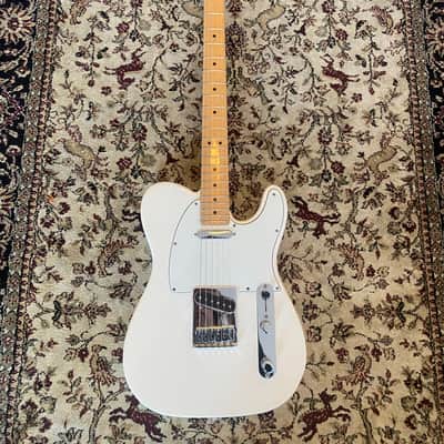 Fender Player Telecaster with Maple Fretboard 2018 - 2024 - Polar White image 1