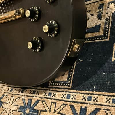 2021 Gibson Demo Shop Les Paul Raven Modified Tribute Flamed Neck Black & Gold image 12