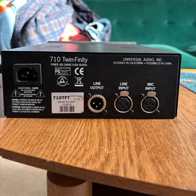 Universal Audio 710 Twin-Finity Microphone Preamp 2009 - Present - Silver image 6