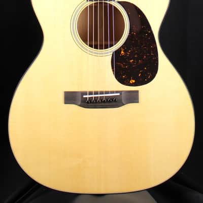 2025 Martin USA Standard Series Spruce Mahogany Acoustic Guitar 000-18 Natural w/Case image 2
