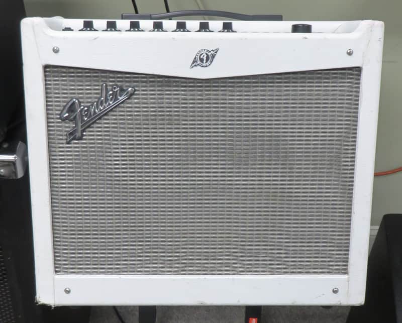 Fender Mustang III V.2 100-Watt 1x12" Modeling Guitar Combo 2015 - Snow White image 1