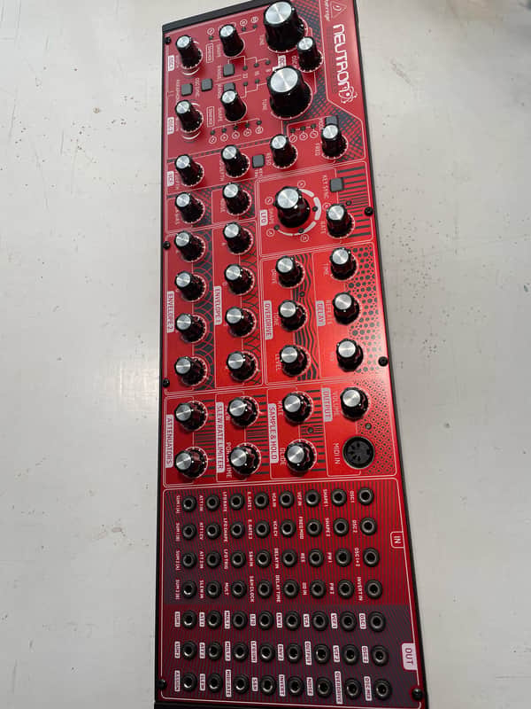 Behringer Neutron Paraphonic Analog and Semi-Modular Synthesizer