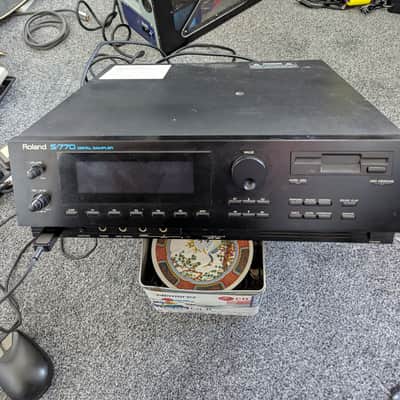 Roland S-770 Digital Sampler 1989 - 1993 - Black