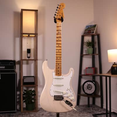 Fender Custom Shop Postmodern Stratocaster Journeyman Relic - Maple Fingerboard, Aged White Blonde image 2