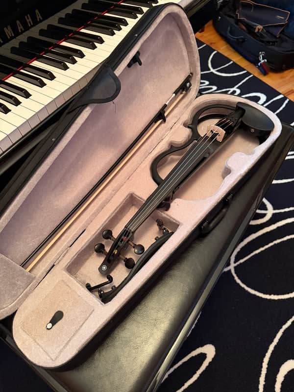 Yamaha YSV104 Silent Electric Violin - Black