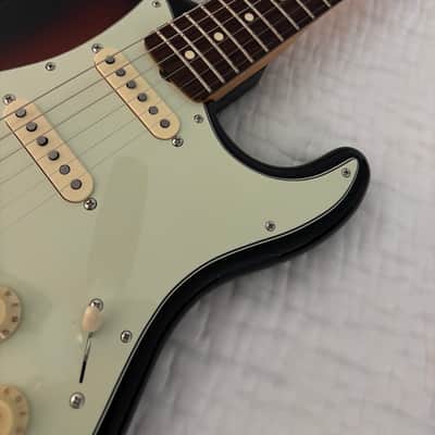 Fender Robert Cray Artist Series Signature Stratocaster 2003 - Present - 3-Color Sunburst image 4