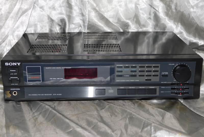 Sony STR-AV250 stereo receiver with phono input image 1