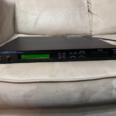 Roland U-220 RS-PCM Sound Module (1U Rack ROMpler)