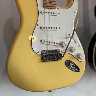 Fender Player Stratocaster with Maple Fretboard 2018 - 2024 - Buttercream image 3