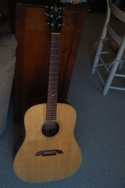 Alvarez - Yairi DY-40  Sweet Playing Guitar image 1