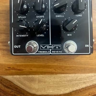 VHT AV-MV1 Melo-Verb Tremolo and Reverb Pedal | Reverb