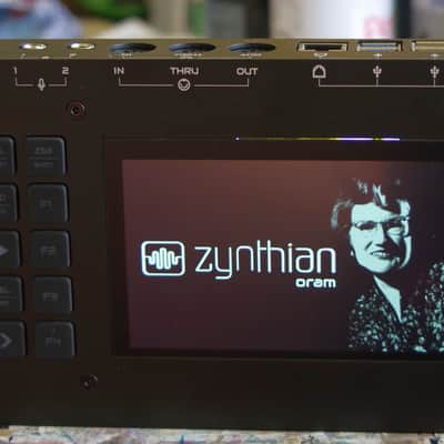 Zynthian 5.1 2025 - Dark grey matt image 2