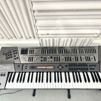 Roland JD-800 61-Key Programmable Synthesizer 1991 - 1995 - Carbon