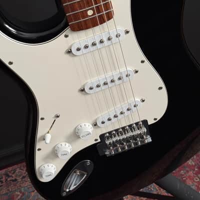 Fender Standard Stratocaster, Left-Handed 2000, Black image 4