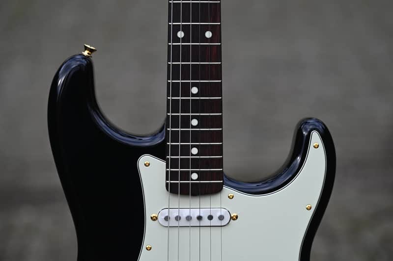 Fender FSR Made in Japan Traditional II 60s Stratocaster, Gold
