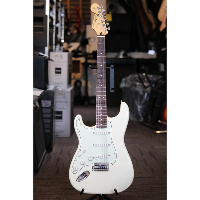 Fender Standard Stratocaster Left-Handed 2006 - 2017 | Reverb