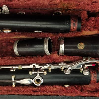Clarinet CG Conn 444N Good State image 18
