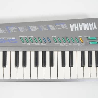 YAMAHA SHS-10 Silver FM Synthesizer Keyboard SHS10 Shoulder Keyboard Keytar w/ 100-240V PSU image 4