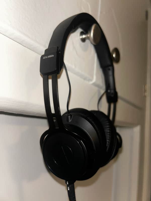 Audio-Technica ATH-M60x Professional On-Ear Monitor Headphones 2018 - Black image 1