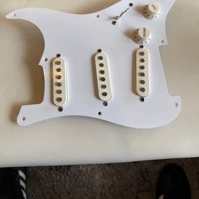 Fender FSR Vintera II '50s Stratocaster with Roasted Maple Fretboard 2025 - Black with Black Pickguard image 1