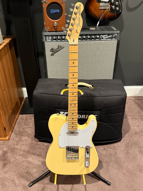 Fender Telecaster - American Performer 2022-2023 ish - Vintage White (yellow to me)