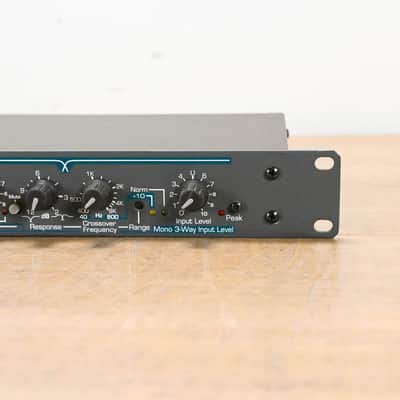 Ashly XR-1001 Stereo 2-Way, Mono 3-Way Crossover CG01423 image 2