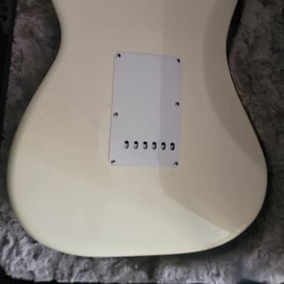 Fender Ritchie Blackmore Artist Series Signature Stratocaster 2009 - Present - Olympic White image 8