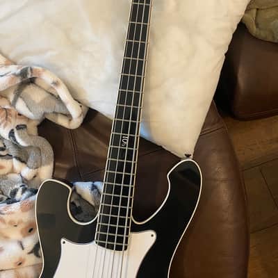First Act Custom Shop Tugger Bass image 2