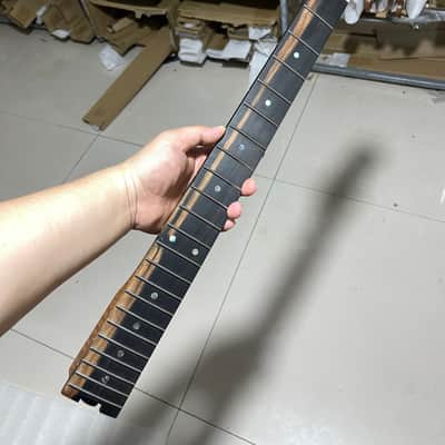 round-end stainless steel AAAA 22frets roasted flame Maple 4×2 music man 22fret Roasted flame Maple Electric guitar neck Ebony fingerboard。 image 2