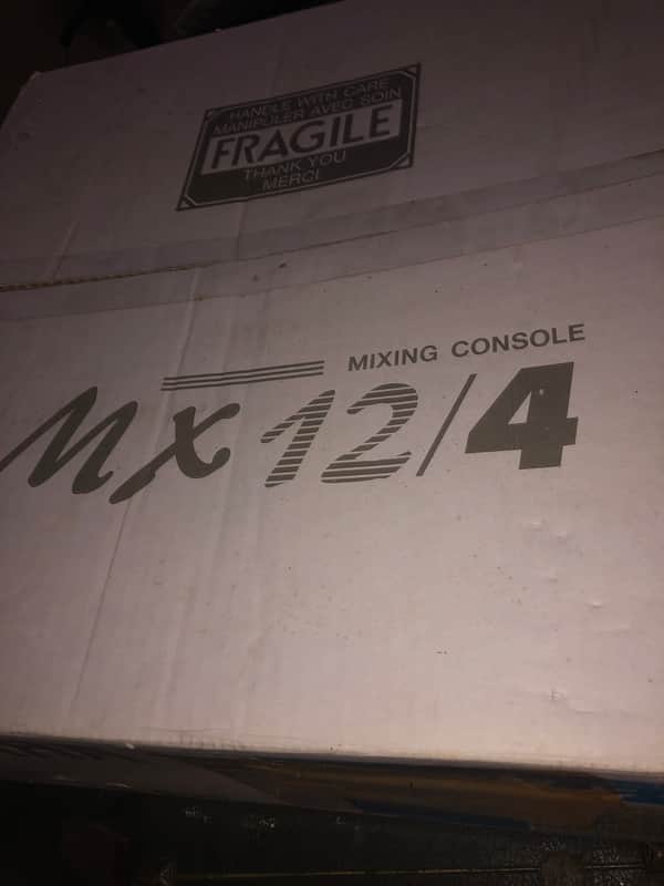 Yamaha MX12/4 mixing console 2006 - Grey image 1