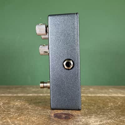 Walrus Audio Jupiter Multi-Clip Fuzz V2 2017 - 2025 - Grey / Red image 4