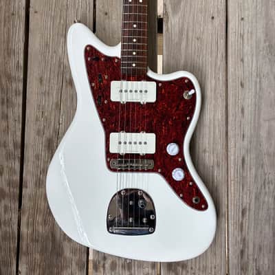 Squier Vintage Modified Jazzmaster with Laurel Fretboard 2018 - 2019 - Olympic White electric guitar tortoise image 2