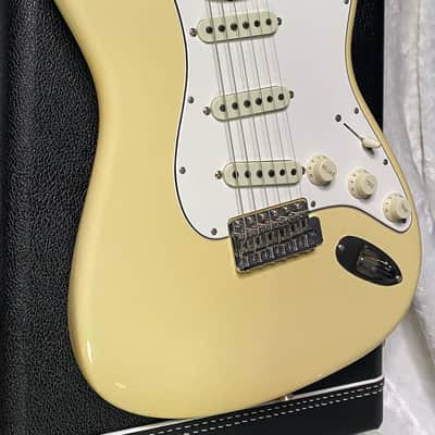 NEW! Fender Custom Shop '68 Reissue Stratocaster DLX - Closet Classic - Aged Vintage White - Handwound Pick-Ups - 7.8lbs - Authorized Dealer - G07637 image 7