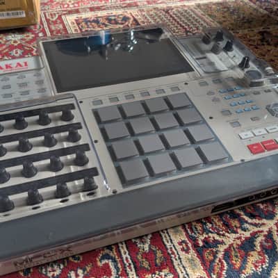 Akai MPC X Special Retro Edition DAW + Decksaver Bild 4