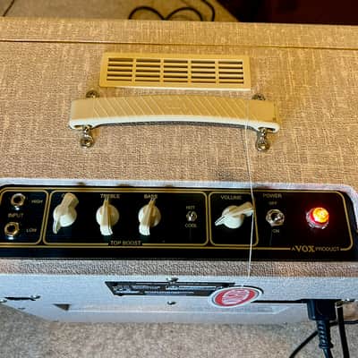 Vox VOX AC4HW1 Hand-Wired 4-Watt Tube Guitar Combo Amp 2016 - Fawn vinyl and Brown Diamond image 4