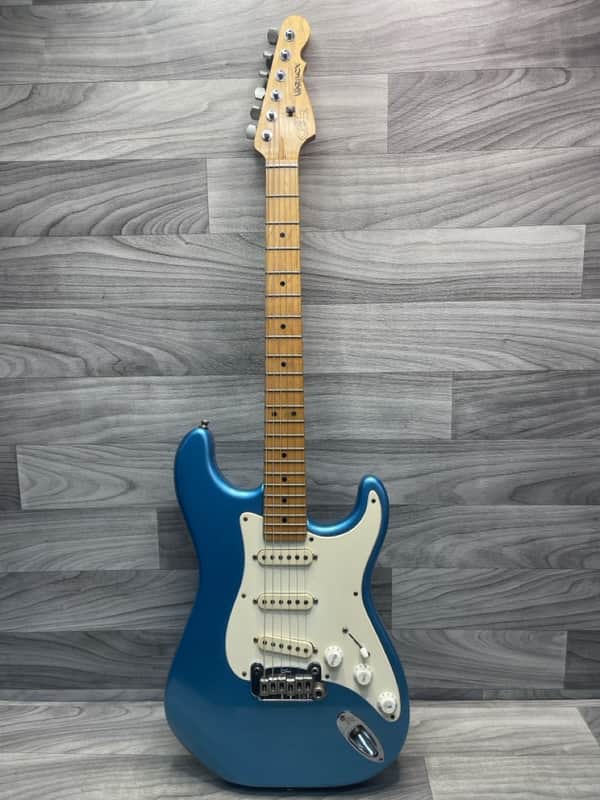 G&L Legacy USA 1980-1997 - Lake Placid Blue