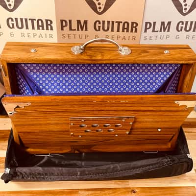 Shruti Box Pump Organ image 2