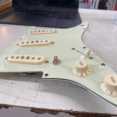 Fender Stratocaster pickguard assembly - Green guard image 2