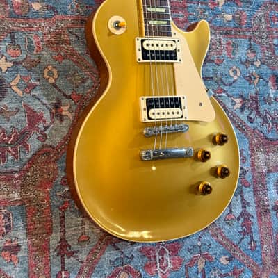 2001 Gibson Les Paul Classic - Goldtop image 2