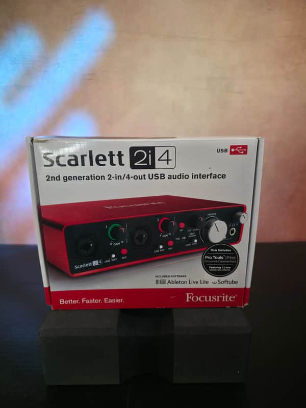 Focusrite Scarlett 2i4 2nd Gen USB Audio Interface 2016 - 2018 - Red / Black image 1