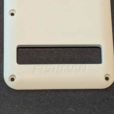 Fishman PRO-BPK-FSW Fluence Rechargeable Battery Pack for Strat 2010s - White image 2