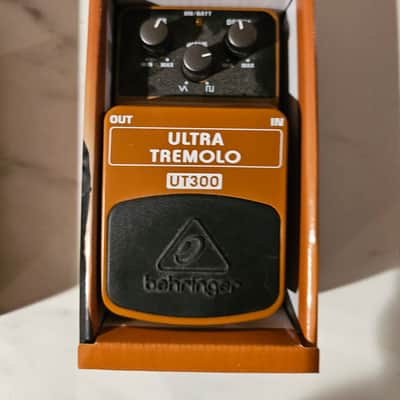 Behringer UT300 Ultra Tremolo Pedal 2010s - Standard image 1