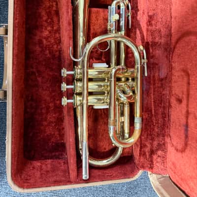 Holton Collegiate Cornet Brass with Case image 1
