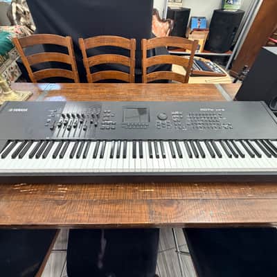 Yamaha Motif XF 8 Production Synthesizer Keyboard Piano