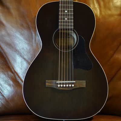 Art & Lutherie Roadhouse Bourbon Burst A/E image 2