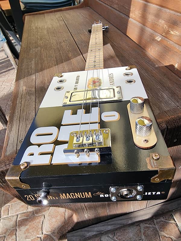 Handmade 3-String Cigar Box Guitar – Stage-Ready, | Reverb Deutschland