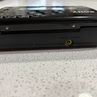 Sony DAT Walkman TCD-D8 1995 - Black image 4