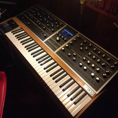 Moog One 16-Voice 61-Key Polyphonic Analog Synthesizer 2018 - Present - Black/Ash