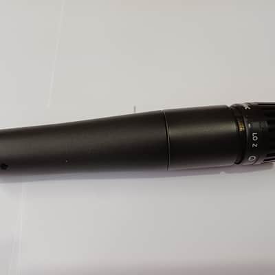 Shure SM57 Cardioid Dynamic Microphone - with zip case and mic clip image 9