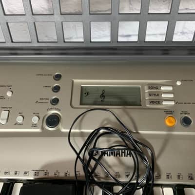Yamaha PSR E313 61 Key Keyboard Electric Piano image 3